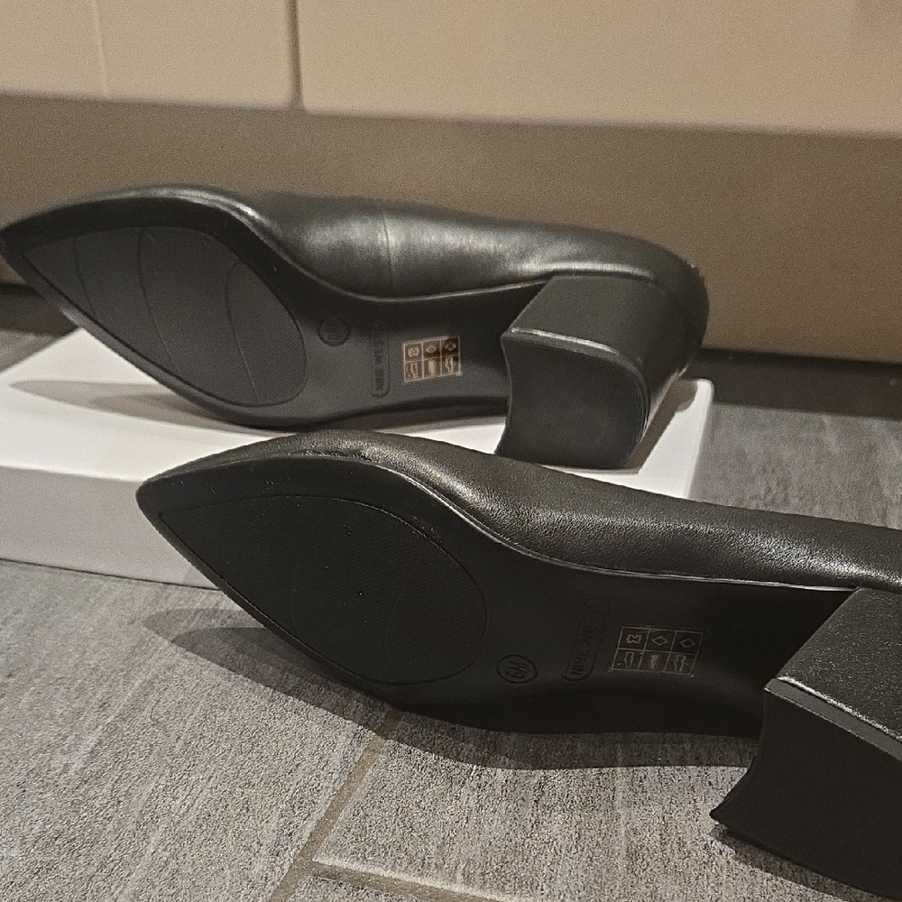 Nine West Black Block Heels - Picture 6 of 7